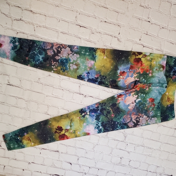 ONZIE • Charley Nature Galaxy Workout Leggings - Picture 9 of 10